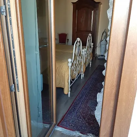 La Casa Antica מקומר