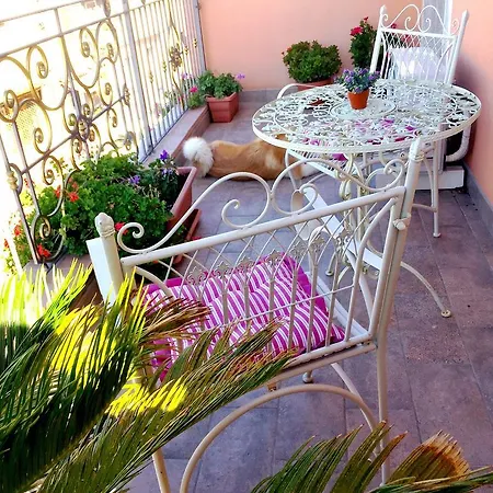 La Casa Antica לינה וארוחת בוקר מקומר