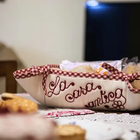 La Casa Antica Alojamento de Acomodação e Pequeno-almoço Macomer